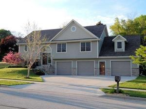 1502 Highland View / City of West Bend