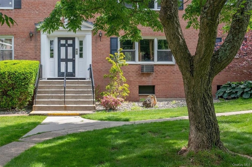 8 Lenox Ct unit 804, Suffern, NY 10901 - photo 1