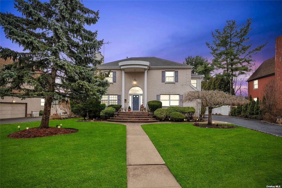 Sold $1,270,000 • Co-Listing Agent