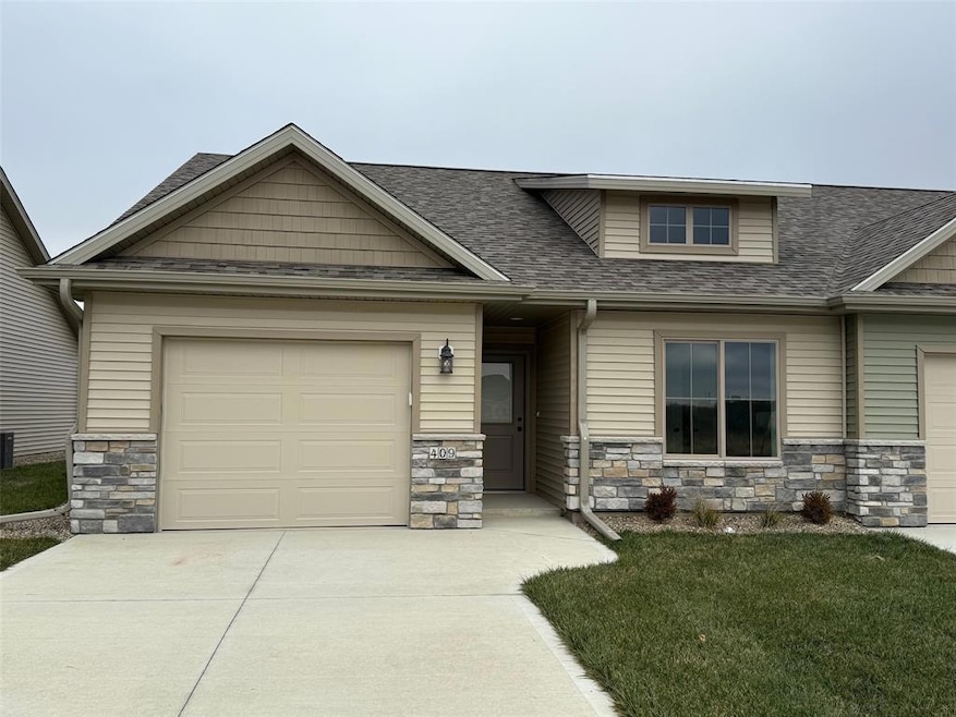 409 W Madison St, Winterset, IA 50273 - photo 1