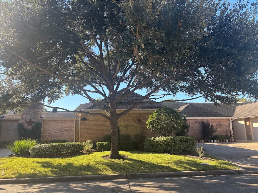 12835 Chimes Dr, Houston, TX 77077 - photo 1