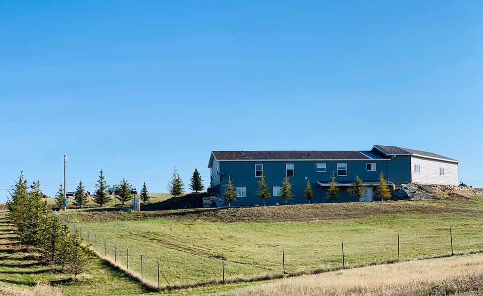 14747 Lambert St, Williston, ND 58801 - photo 1