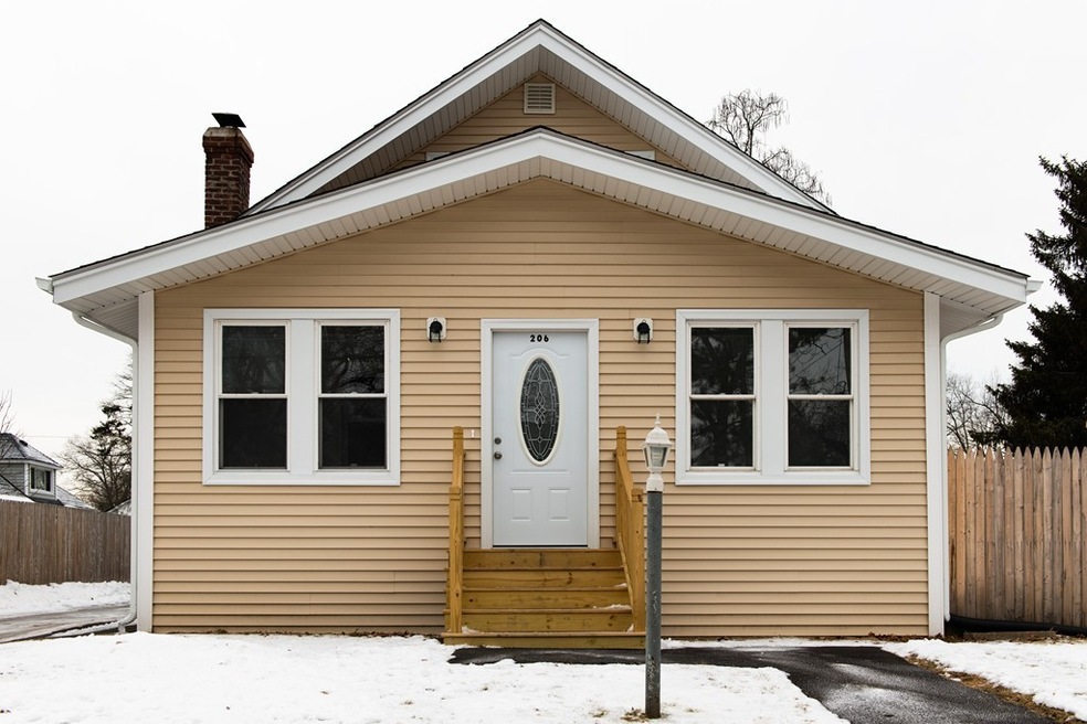 206 Marsden St, Springfield, MA 01109 - photo 1