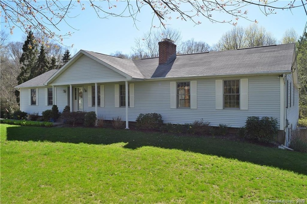 1010 Hoop Pole Rd, Guilford, CT 06437 - photo 1