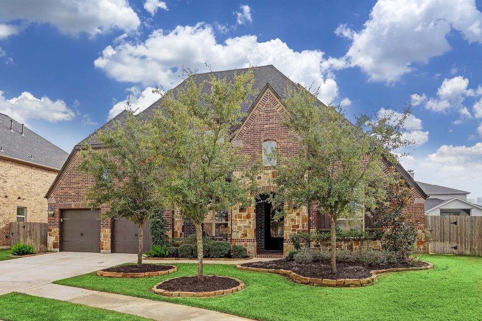 Beautiful 4 bedroom home (2 down and 2 upstairs) with 3 Full bathrooms and 2 Half baths located on cul de sac street. Home features 3 car tandem garage, open concept family room and kitchen, primary suite down, Formal Dining Room, Study and upstairs Game and Media rooms.