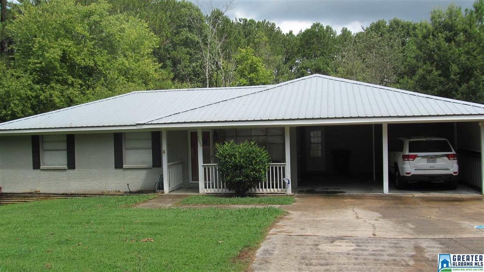 Welcome home to 7496 Franklin Drive!
