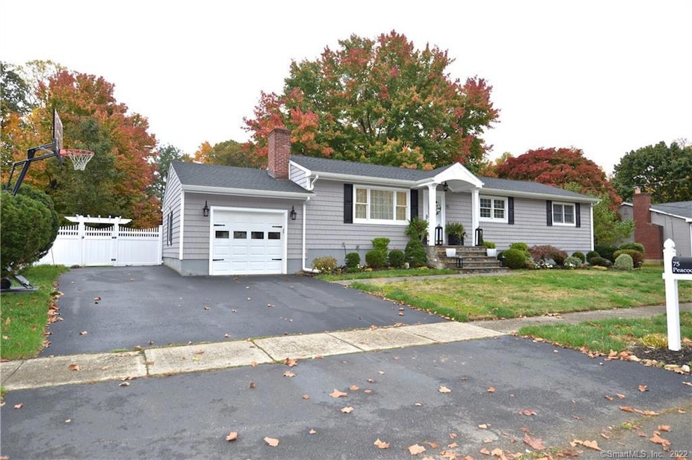 75 Peacock Dr, Stratford, CT 06614 - photo 1