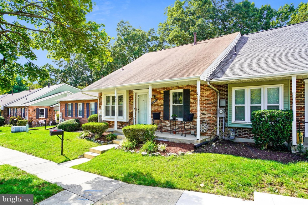 15022 Laurel Oaks Ln, Laurel, MD 20707 - photo 1