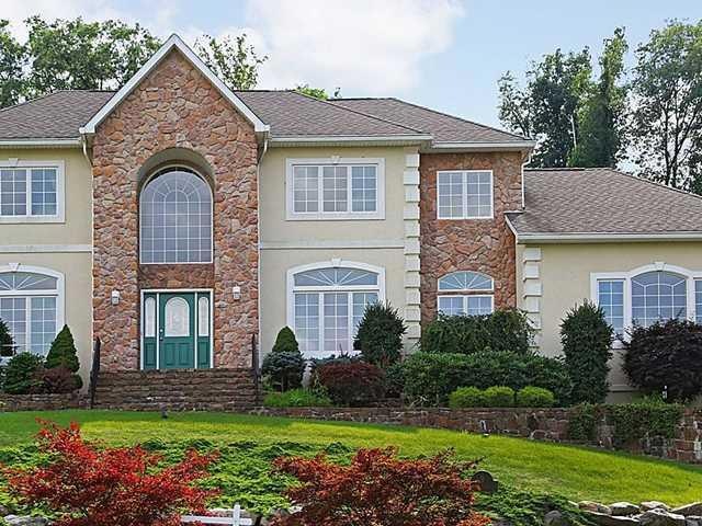 9 Hayes Ct, Stony Point, NY 10980 - photo 1