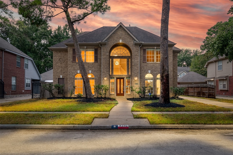 9215 Woodwind Lakes Dr, Houston, TX 77040 - photo 1