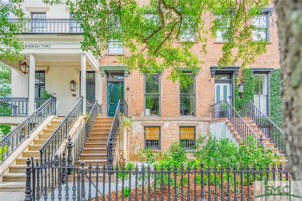 204 E Gaston St, Savannah, GA 31401 - photo 1