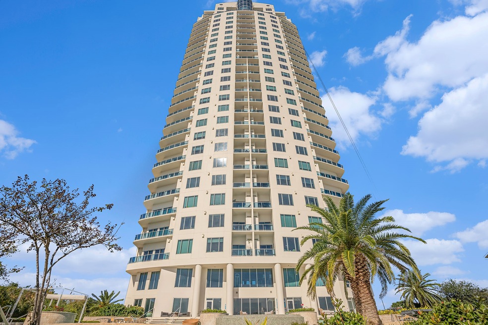 30 stories of luxury high-rise living