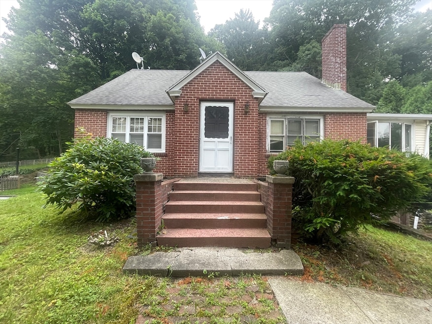 30 Beechmont St, Worcester, MA 01609 - photo 1