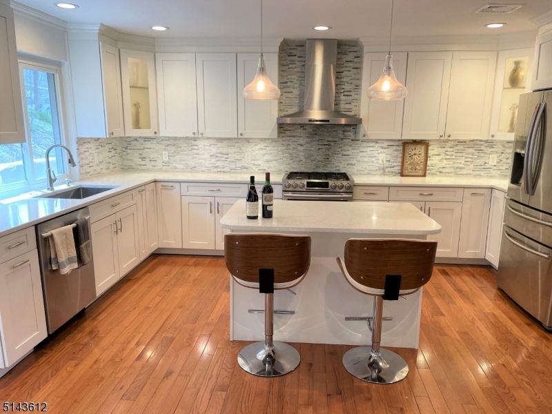 10 Roxiticus Rd, Mendham, NJ 07945 - photo 1