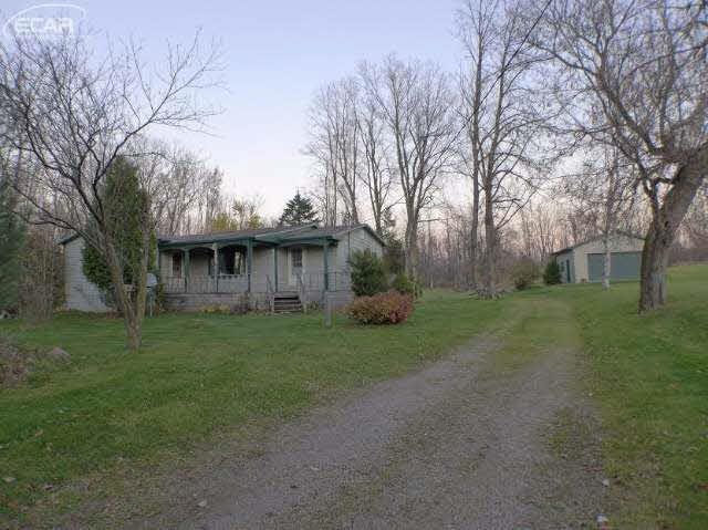 5997 S Vassar Rd, Vassar, MI 48768 - photo 1