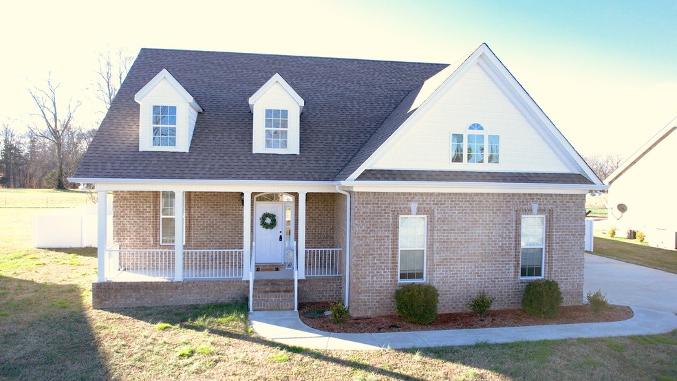 132 Old Stone Cir, Manchester, TN 37355 - photo 1