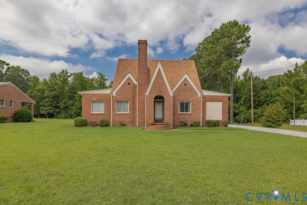 1300 Sussex Dr, Emporia, VA 23847 - photo 1