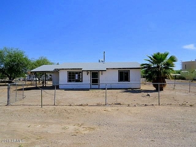 023-155559 - front of house