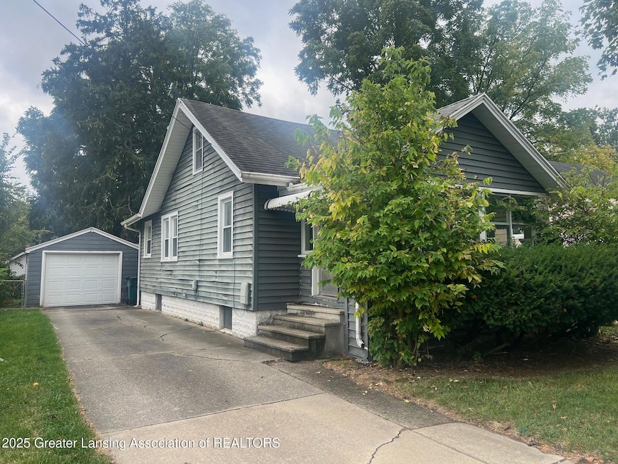 907 Lenore Ave, Lansing, MI 48910 - photo 1