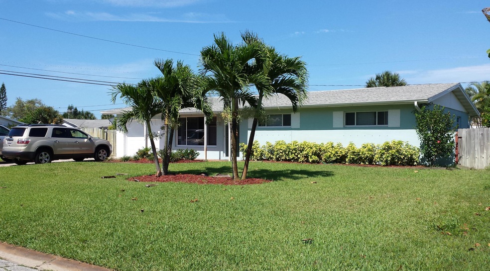 Exterior MLS Photo