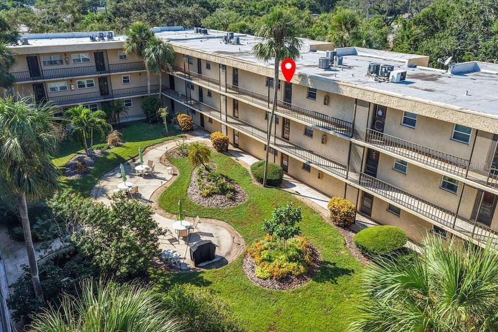 Waters Edge unit 200-309, Largo, FL 33774 - photo 1