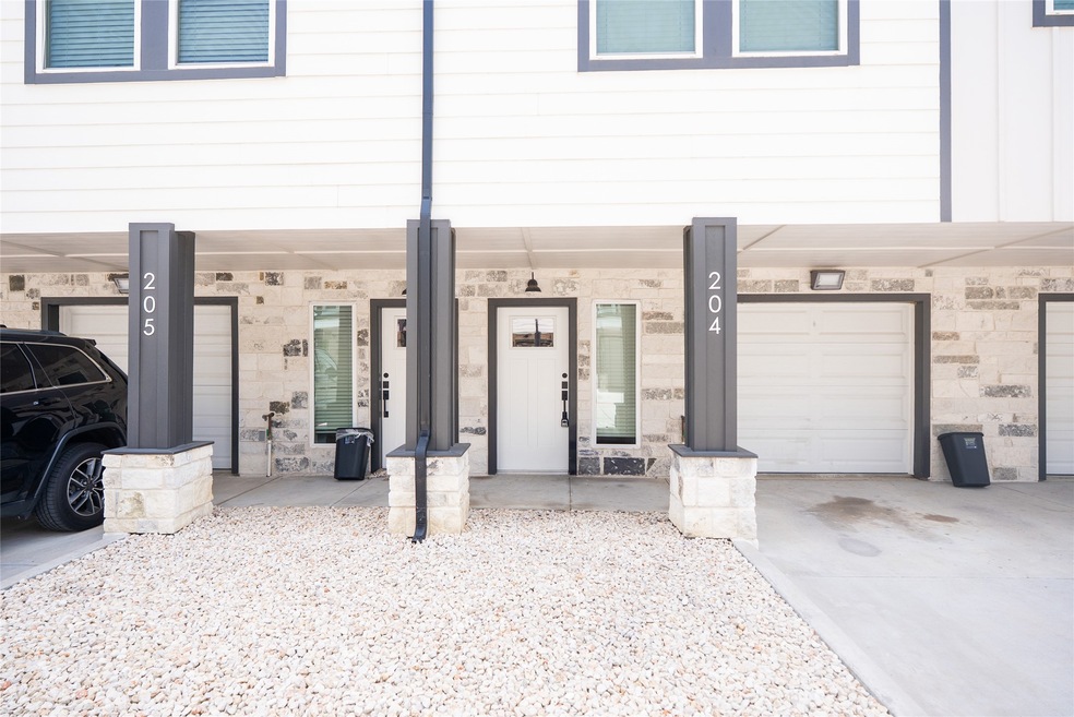 2519 Washington St unit 204, Waller, TX 77484 - photo 1