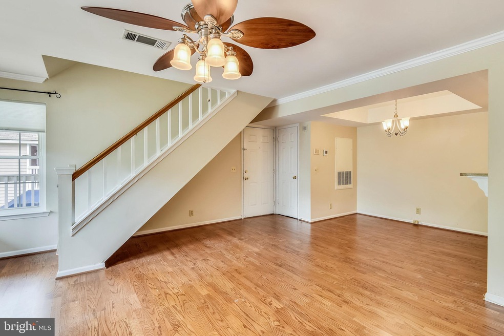 5818 Inman Park Cir unit 200, Rockville, MD 20852 - photo 1