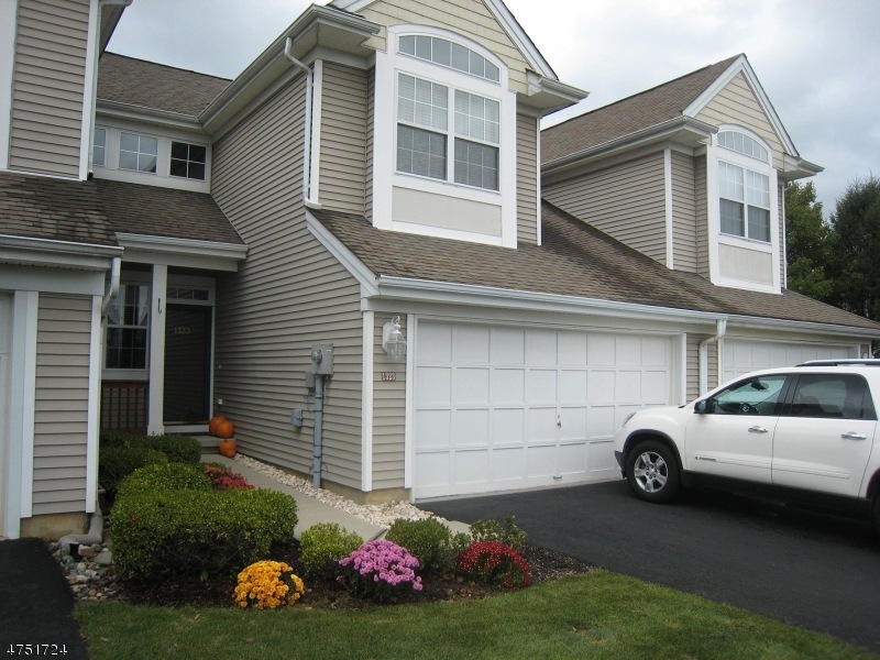 1323 Eagles Nest Ct, Stewartsville, NJ 08886 - photo 1