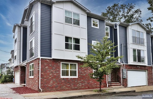 102-104 Grove Terrace unit 2, Newark, NJ 07106 - photo 1