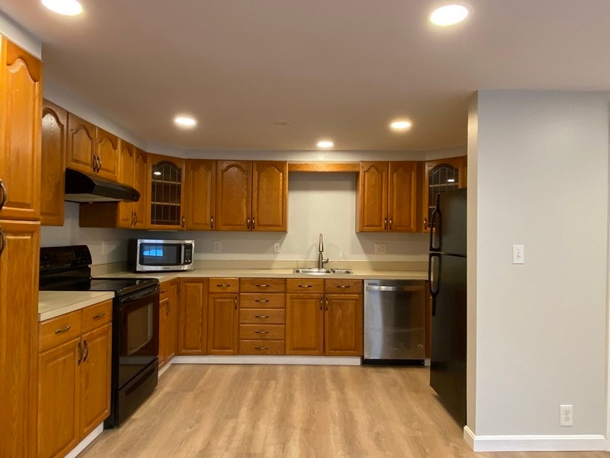 117 Holten St unit 1, Danvers, MA 01923 - photo 1