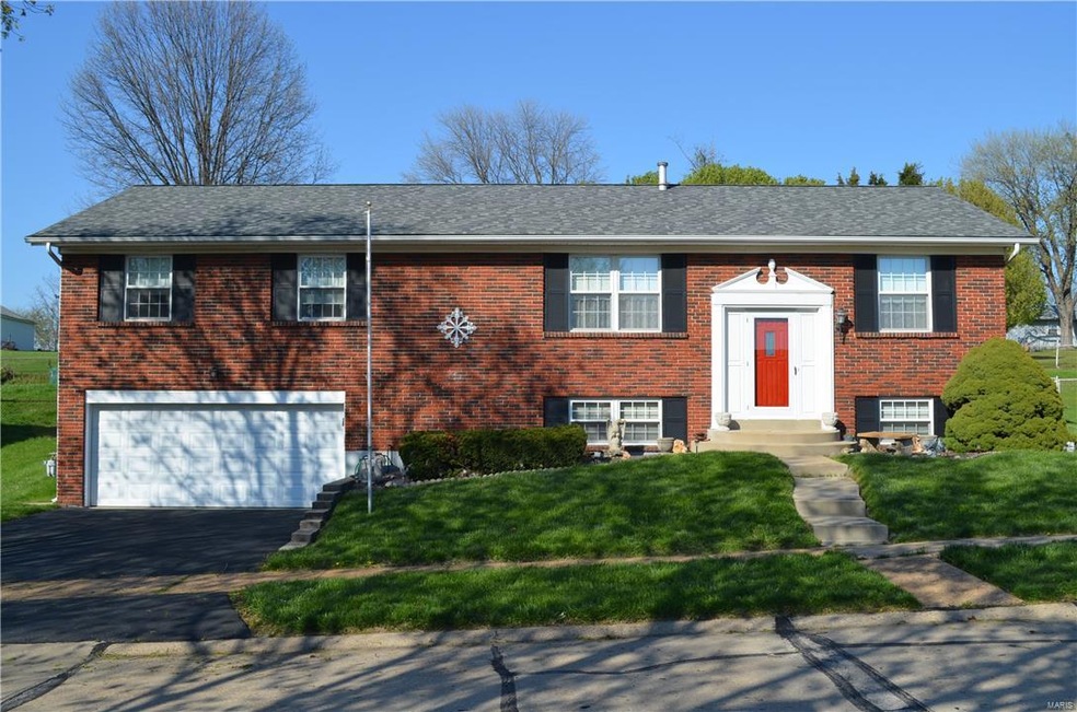 Wonderful Raised Ranch in the coveted Lindbergh District!