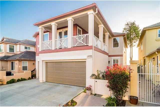 Front view of 10558 Corte Jardin Del Mar from the 