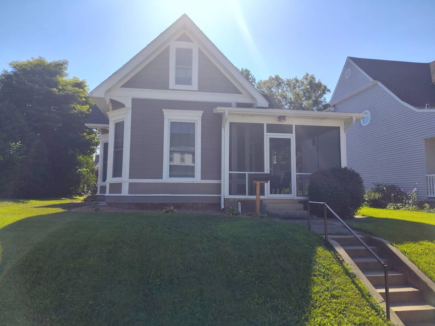 212 NE 9th St, Washington, IN 47501 - photo 1