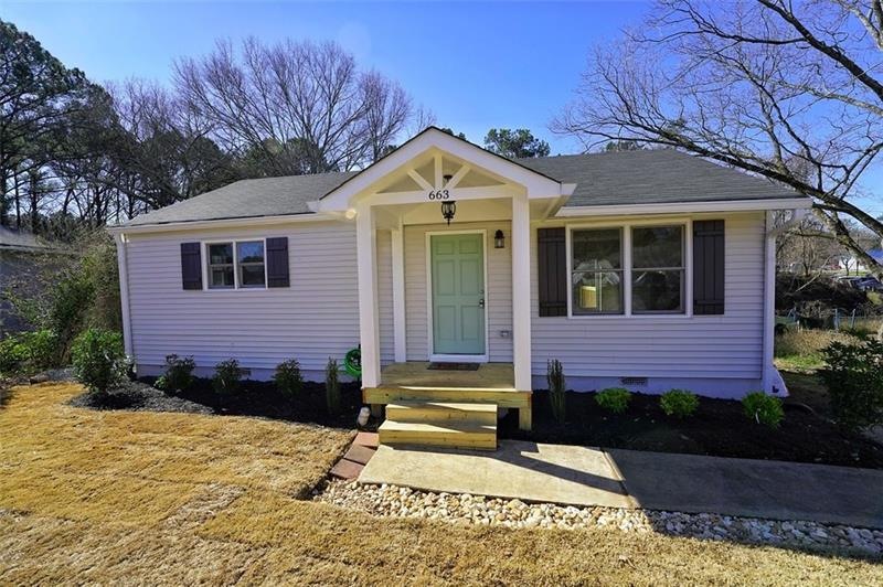 Amazing bungalow/cottage in a prime Marietta City 