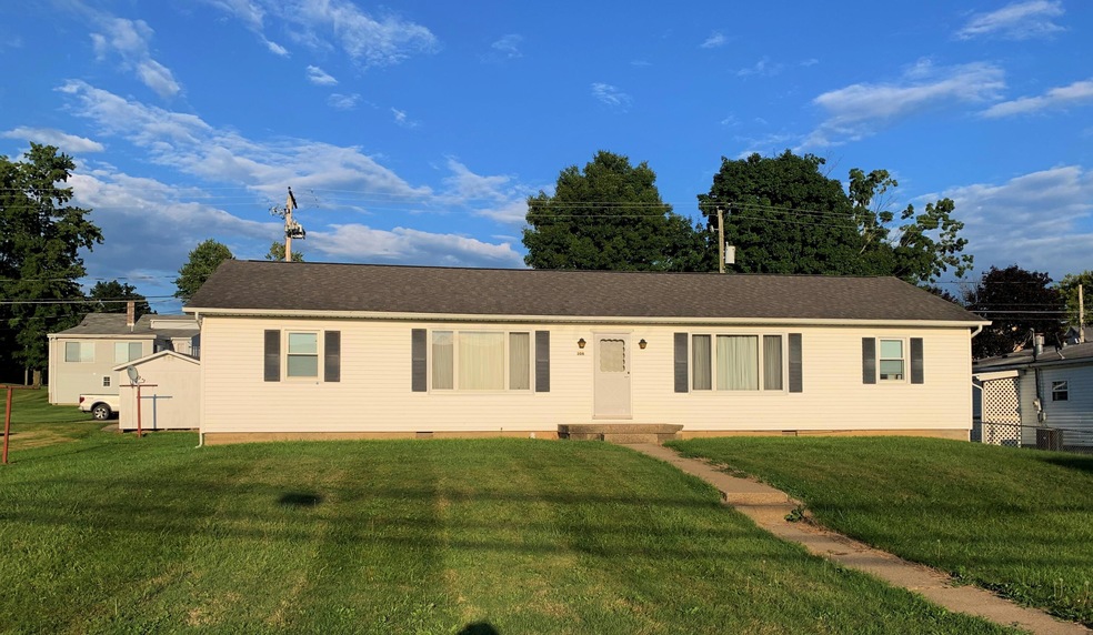 306 Richards St, Danville, OH 43014 - photo 1