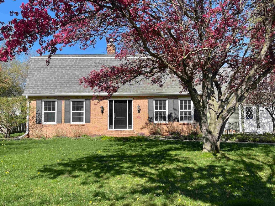 1813 N Edgewood Ave, Appleton, WI 54914 - photo 1