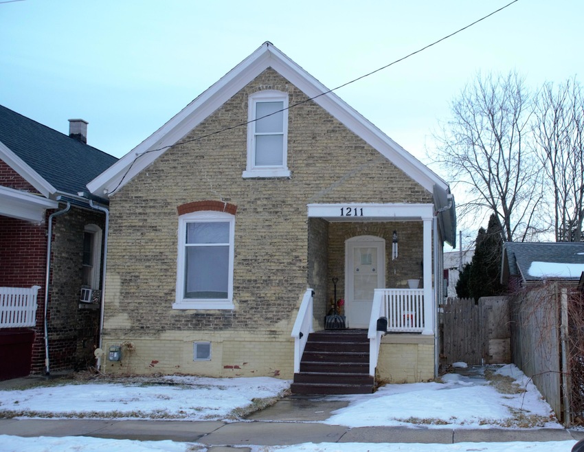 1211 Blake Ave