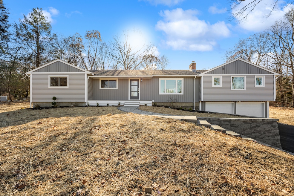 27 Tuttle Ct, Bethany, CT 06524 - photo 1