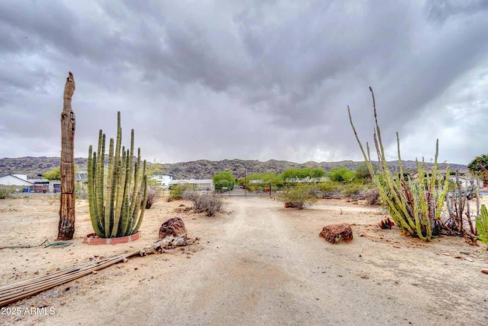 2212 E South Mountain Ave unit 5, Phoenix, AZ 85042 - photo 1