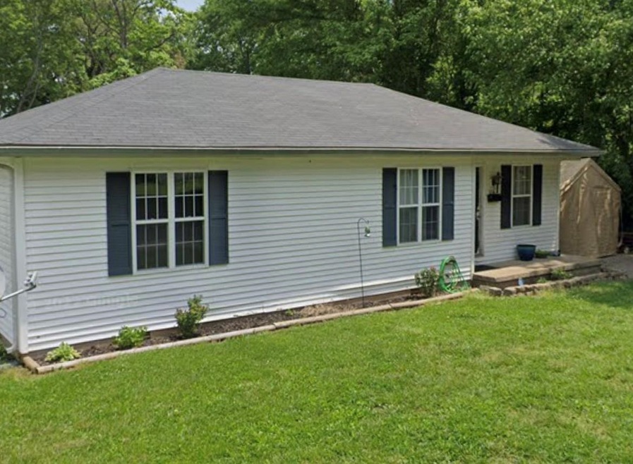 214 Scotland Ave, Franklin, KY 42134 - photo 1