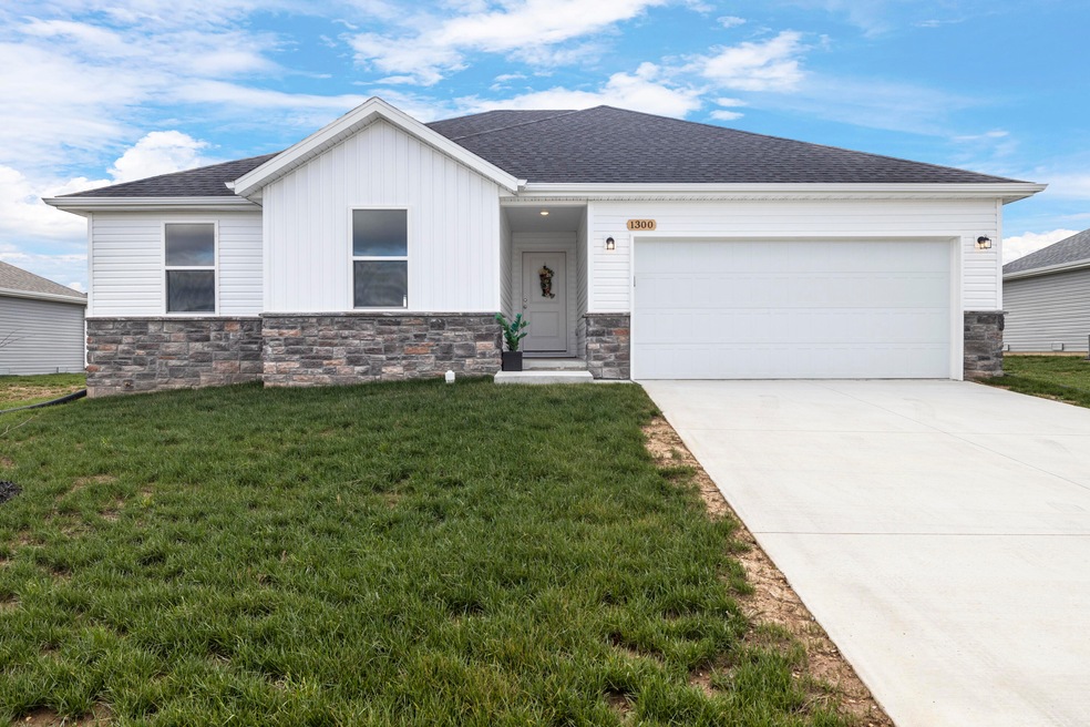 1300 Habersham St, Republic, MO 65738 - photo 1