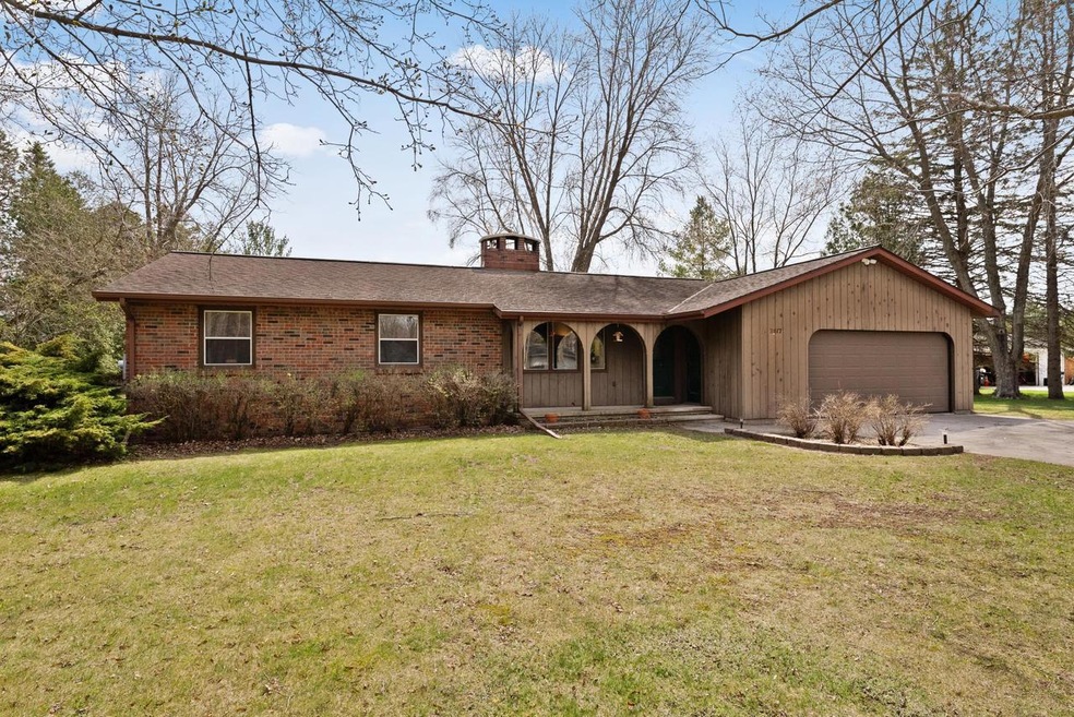 Brick/wood front