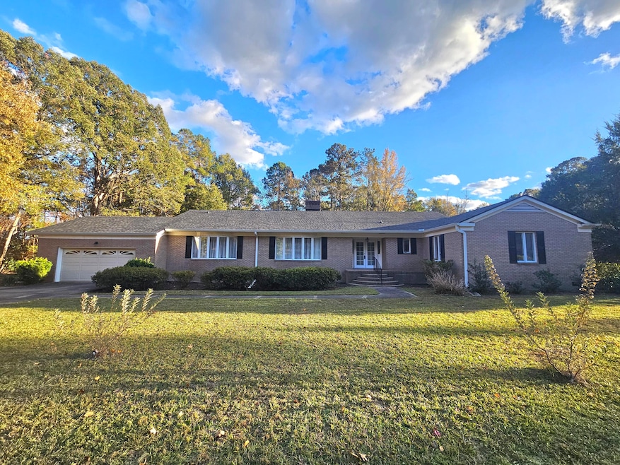 122 Runnymede Blvd, Sumter, SC 29153 - photo 1