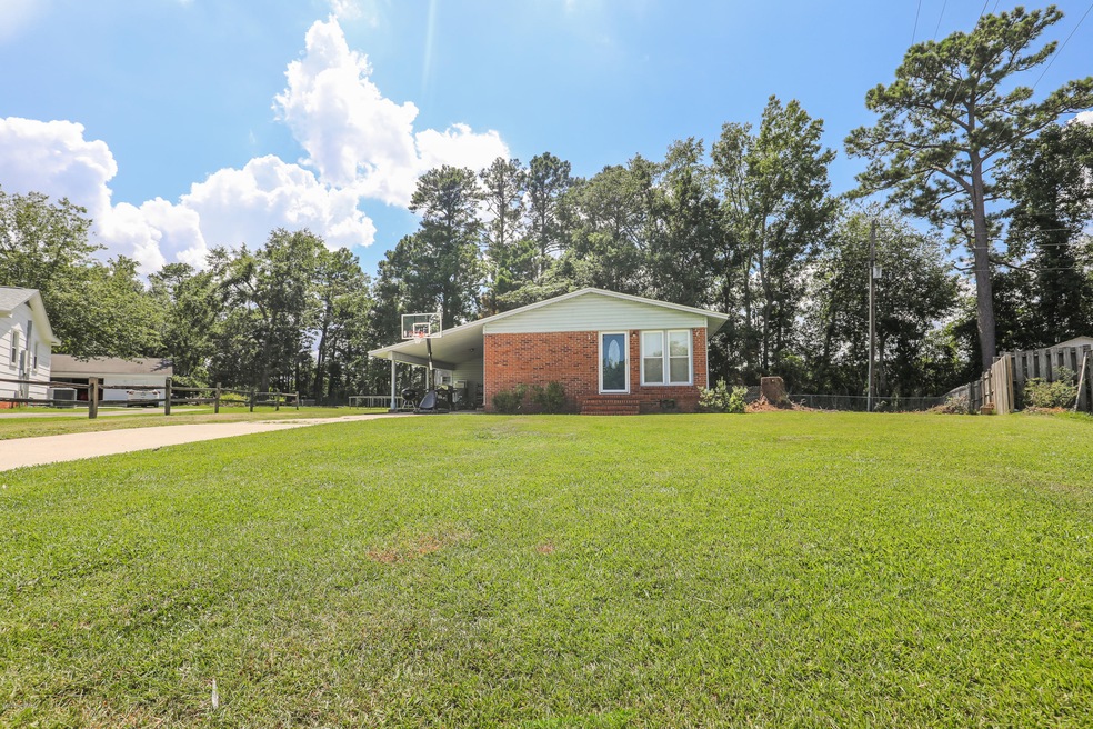 605 Royal Dr, Jacksonville, NC 28546 - photo 1