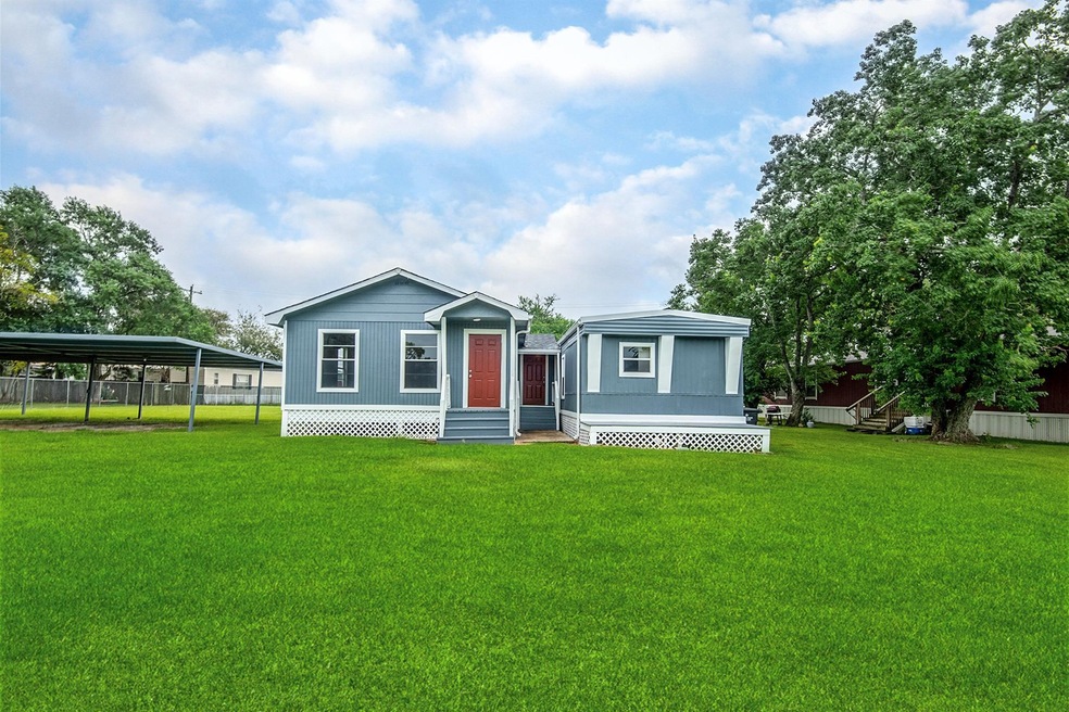 917 Dyche Ln, Alvin, TX 77511 - photo 1