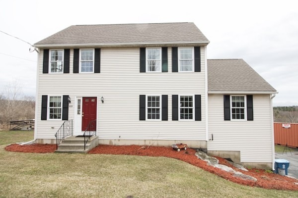 409 Pleasant St, Leicester, MA 01524 - photo 1