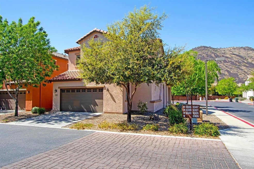 44-GarageSideView_9676
