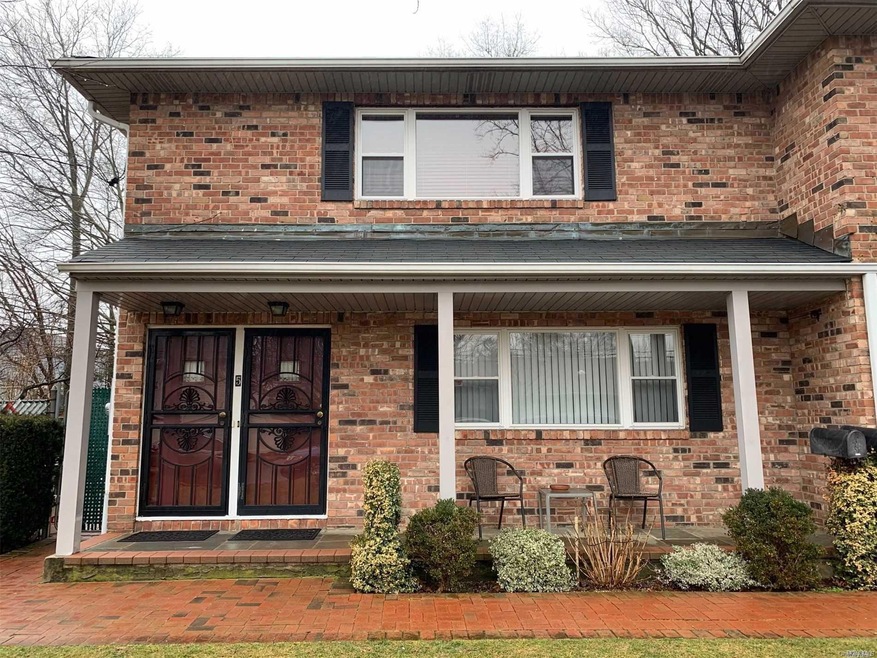 5 Star Ln unit B, Glen Cove, NY 11542 - photo 1