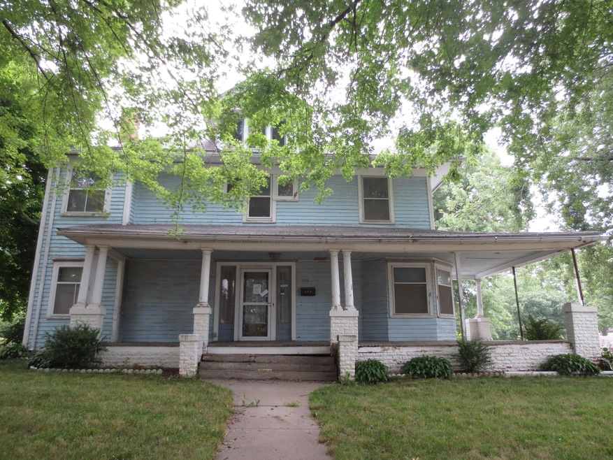716 E Division St, Audubon, IA 50025 - photo 1