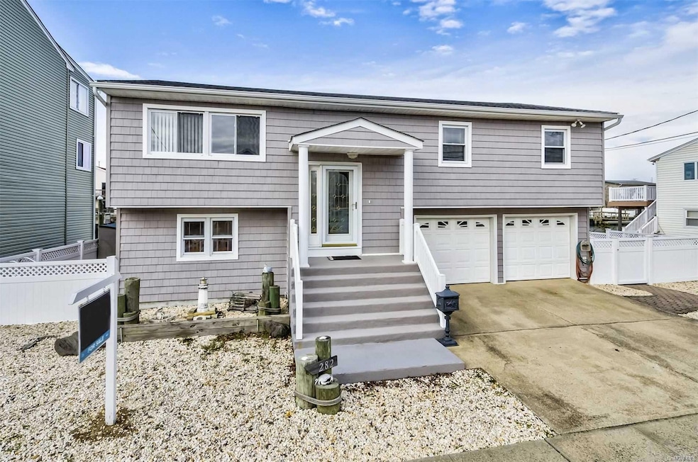 282 Arthur St, Freeport, NY 11520 - photo 1